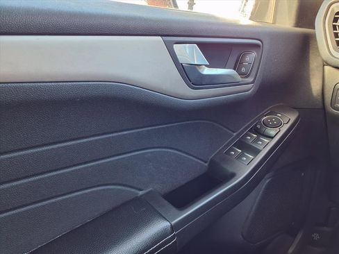 Used 2022 Ford Escape SEL image 19