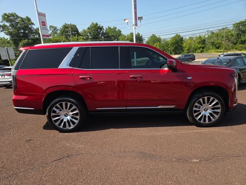 Used 2025 Cadillac Escalade Premium Luxury Platinum w/ LPO, Floor Liner Package AWD/4WD image 2