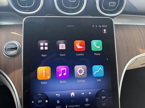 Used 2025 Mercedes-Benz C 300 Sedan image 27