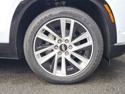 New 2026 Cadillac Vistiq Luxury image 9