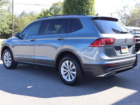 Used 2020 Volkswagen Tiguan S image 9