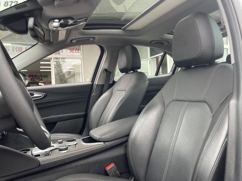 Used 2021 Alfa Romeo Giulia Ti image 16