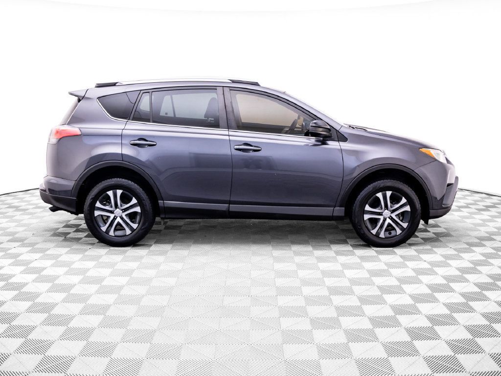 Used 2018 Toyota RAV4 LE FWD image 8