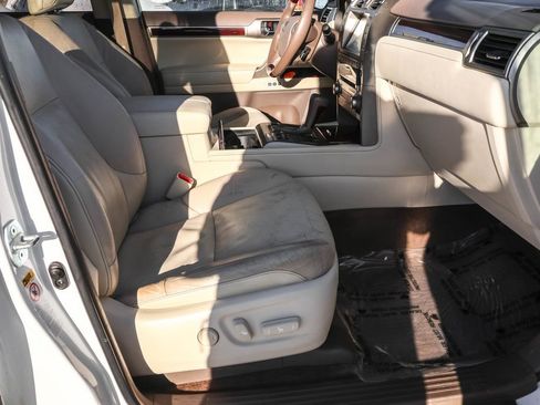 Used 2015 Lexus GX 460 image 36