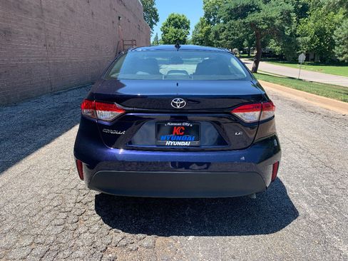 Used 2024 Toyota Corolla LE FWD image 4