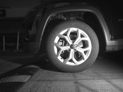 Used 2025 Jeep Compass Latitude AWD/4WD image 12