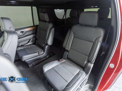 Used 2025 GMC Yukon XL Denali w/ Sun & Power Step Package AWD/4WD image 31