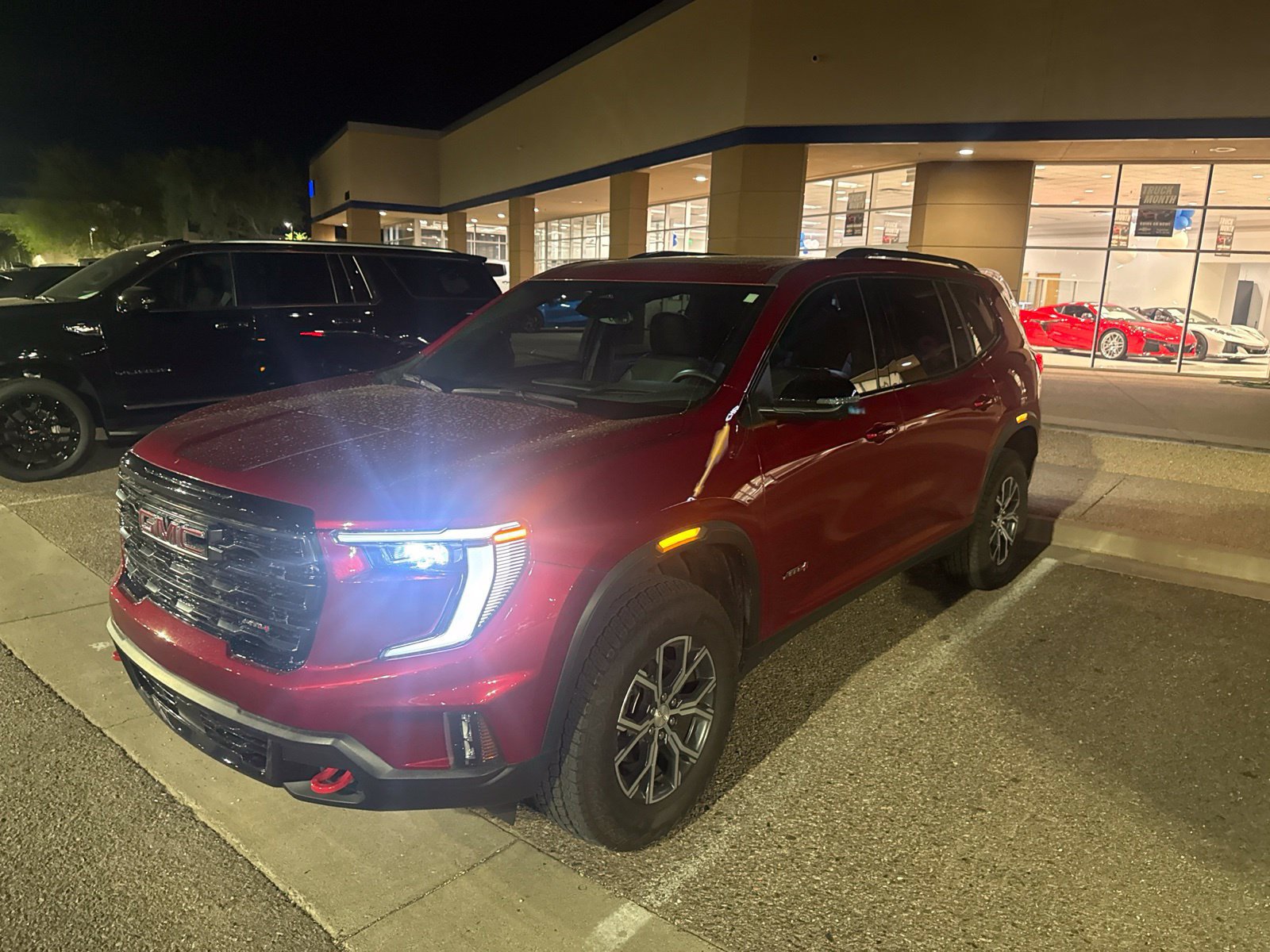 Used 2025 GMC Acadia AT4 w/ Luxury Package AWD/4WD image 1