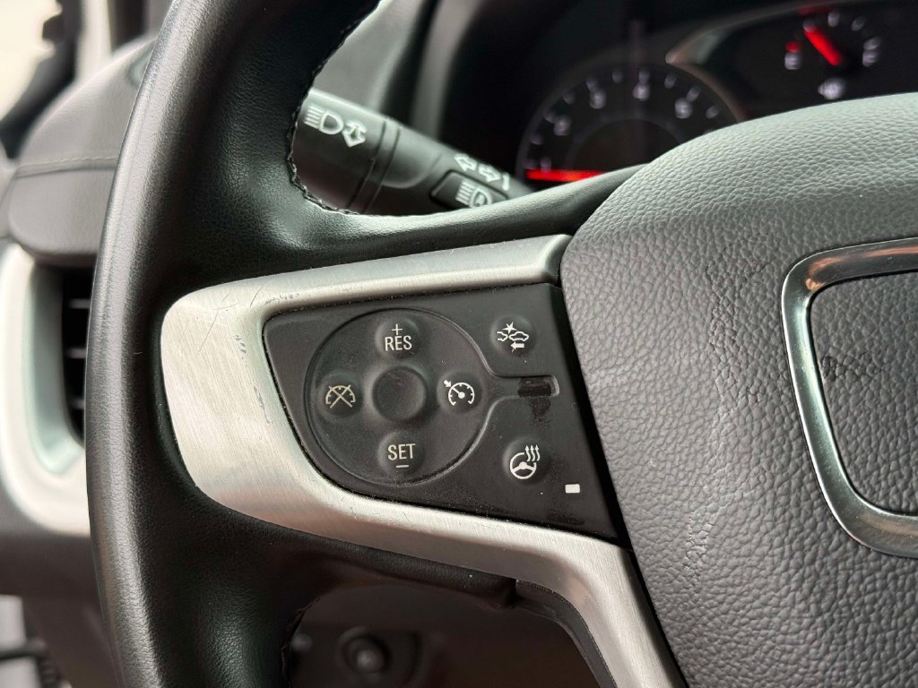 Used 2023 GMC Terrain SLT AWD/4WD image 31