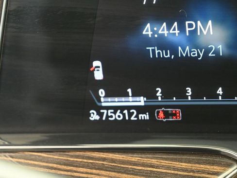 Used 2022 Cadillac Escalade Premium Luxury AWD/4WD image 10
