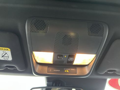 Used 2020 Mitsubishi Outlander LE image 32