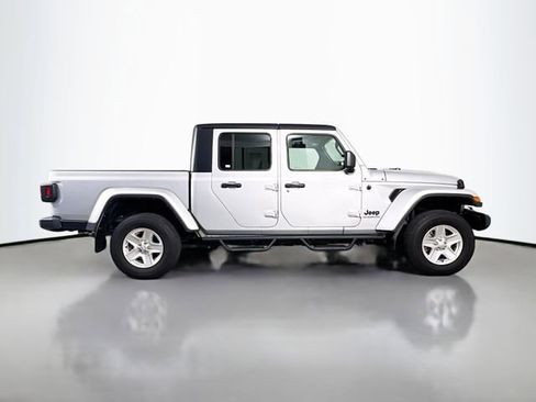 Used 2022 Jeep Gladiator Sport AWD/4WD image 8