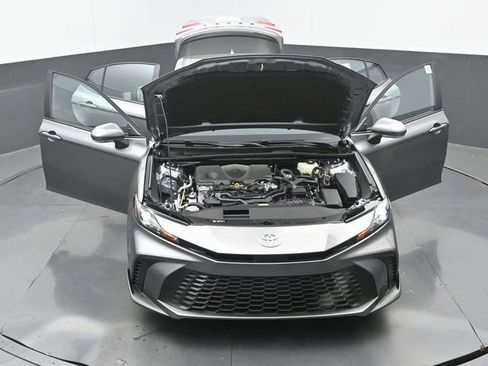 Used 2026 Toyota Camry SE image 33