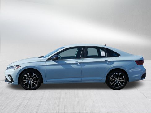 Used 2025 Volkswagen Jetta Sport FWD image 4