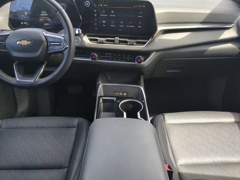 Used 2025 Chevrolet Equinox LT w/ Convenience Package II FWD image 14