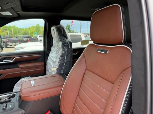 New 2026 GMC Sierra 3500 Denali Ultimate w/ LPO, Black Badging Package AWD/4WD image 14