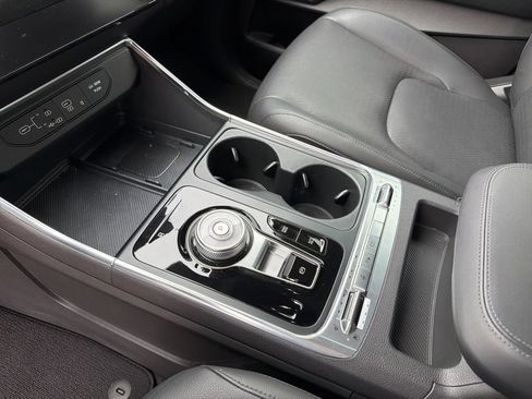 Used 2025 Kia Carnival SX Prestige FWD image 18