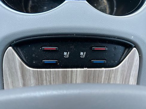 Certified 2024 Toyota Venza Limited image 25