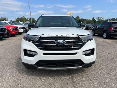 Certified 2024 Ford Explorer XLT w/ Equipment Group 202A AWD/4WD image 2
