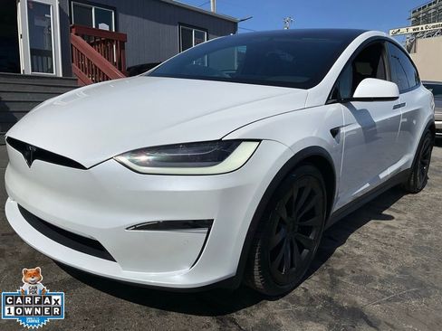 Used 2022 Tesla Model X image 99
