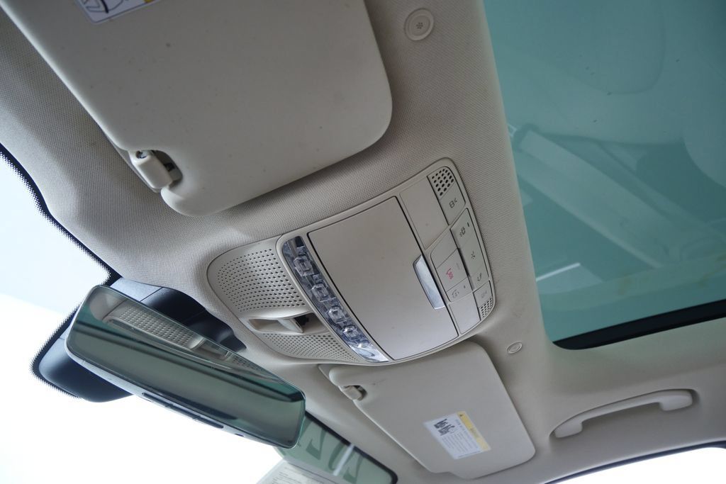 Used 2021 Mercedes-Benz GLC 300 4MATIC image 21