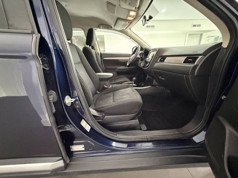 Used 2018 Mitsubishi Outlander SEL AWD/4WD image 13