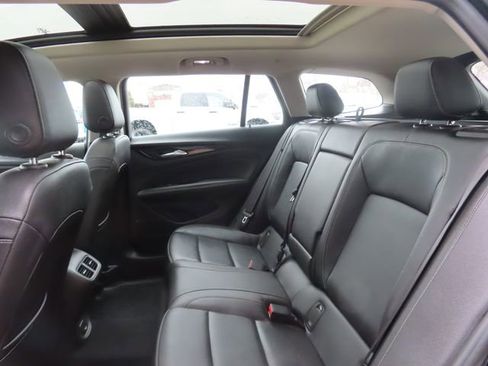 Used 2019 Buick Regal Essence w/ Driver Confidence Package I image 24