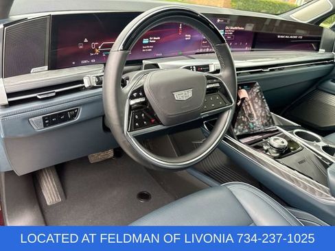 Used 2025 Cadillac Escalade IQ Luxury 2 w/ LPO, Premium Carpet Package AWD/4WD image 10