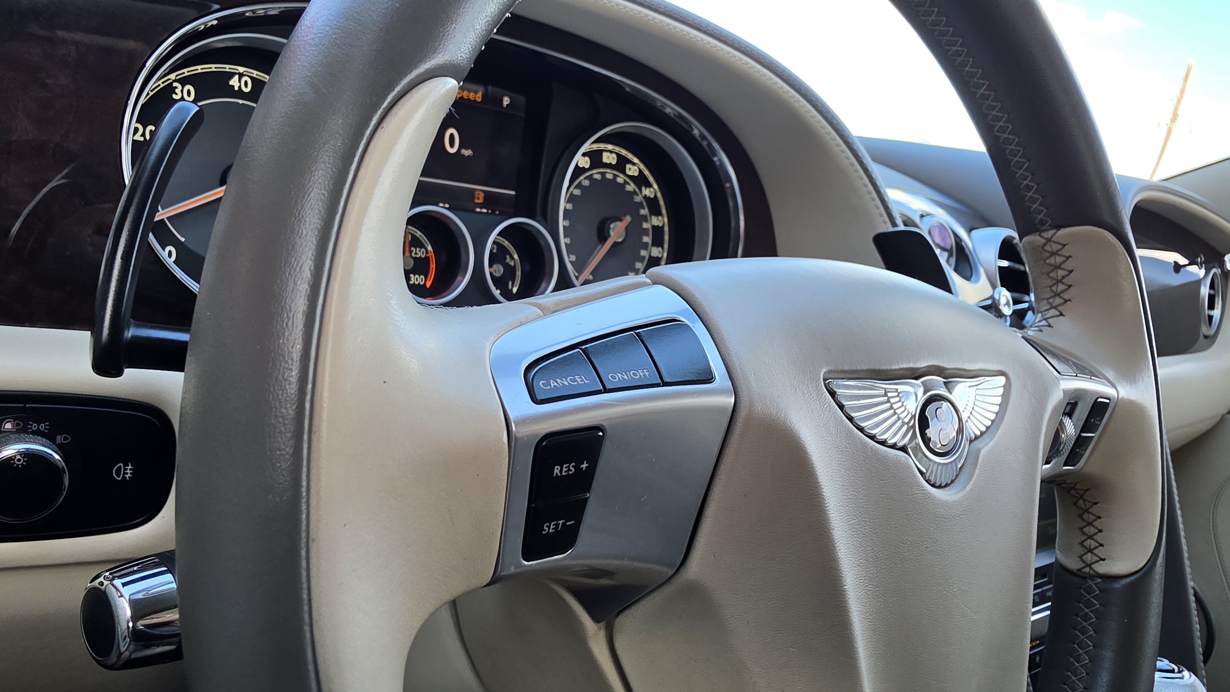 Used 2015 Bentley Continental GT AWD/4WD image 35