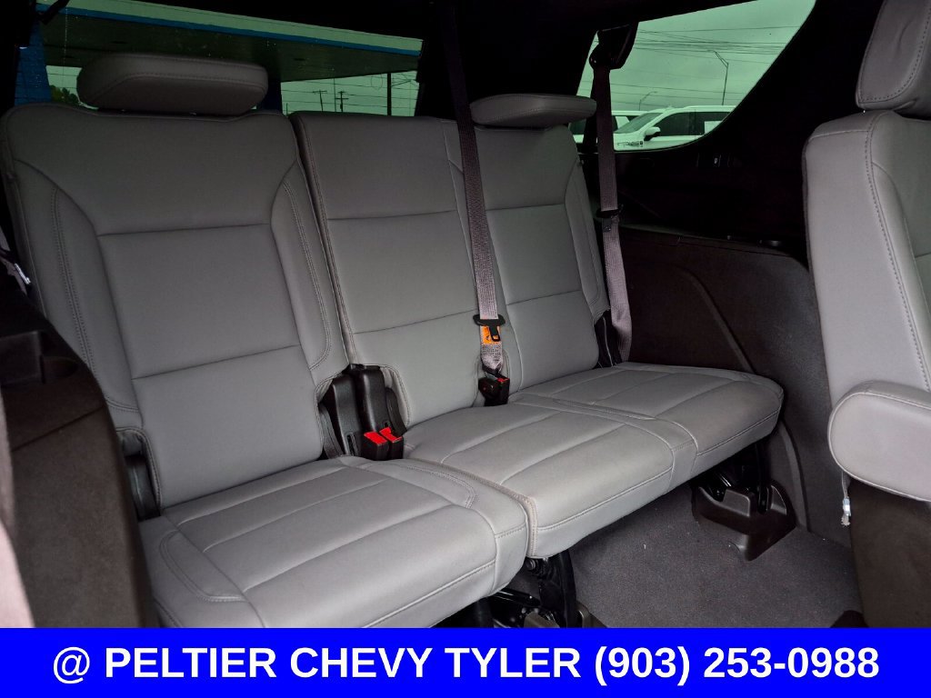 Used 2024 Chevrolet Tahoe Z71 w/ Luxury Package AWD/4WD image 17