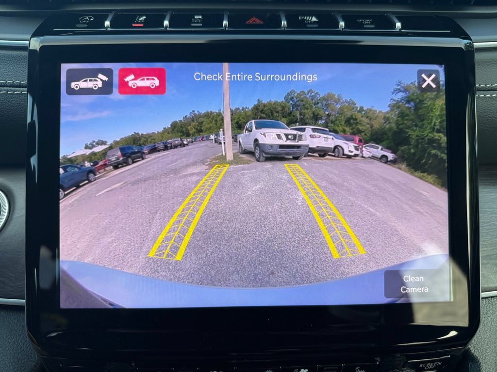 New 2025 Jeep Grand Cherokee Limited w/ Luxury Tech Group II RWD image 32