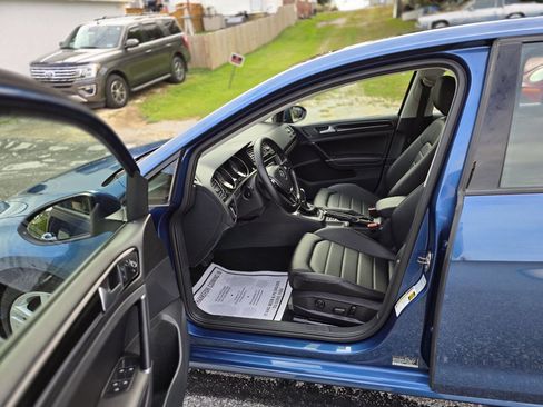 Used 2017 Volkswagen Golf SEL image 22