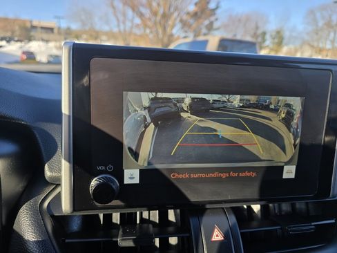 Certified 2024 Toyota RAV4 XLE image 28