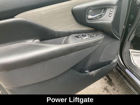 Used 2018 Nissan Murano SL w/ Moonroof Package image 13