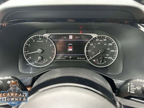 Used 2023 Nissan Pathfinder Platinum w/ Black Appearance Package AWD/4WD image 30