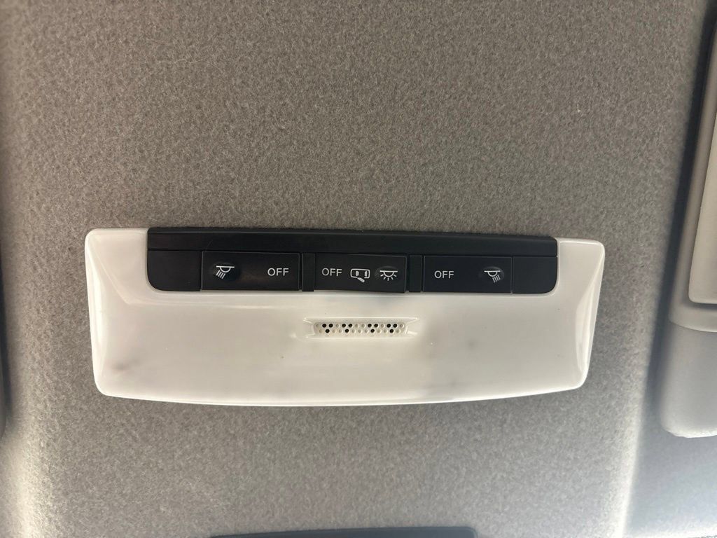 Used 2023 Nissan Kicks SV FWD image 29