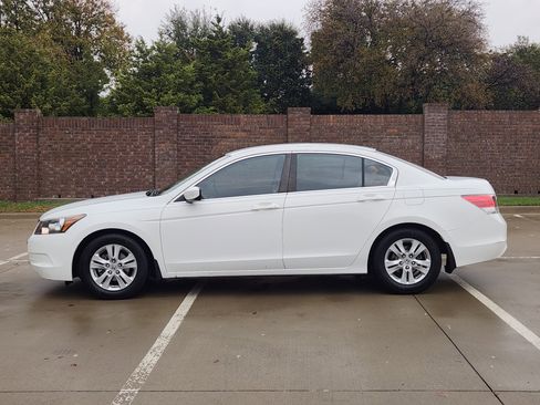 Used 2010 Honda Accord LX-P image 5