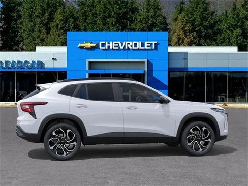 New 2025 Chevrolet Trax RS w/ Driver Confidence Package image 5