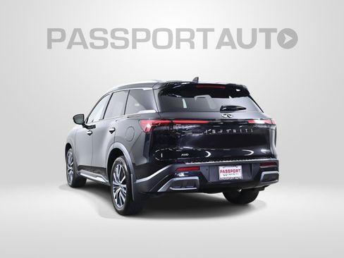 Used 2023 INFINITI QX60 Sensory w/ Vision Package AWD/4WD image 4