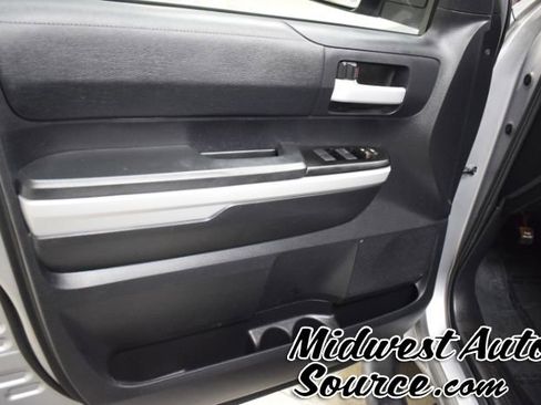 Used 2020 Toyota Tundra SR5 w/ SR5 Convenience Package AWD/4WD image 11