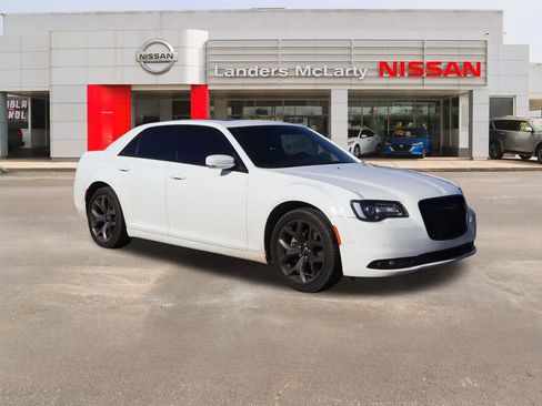 Used 2023 Chrysler 300 S image 1