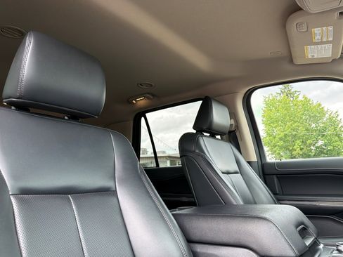 Used 2024 Ford Expedition XLT AWD/4WD image 16