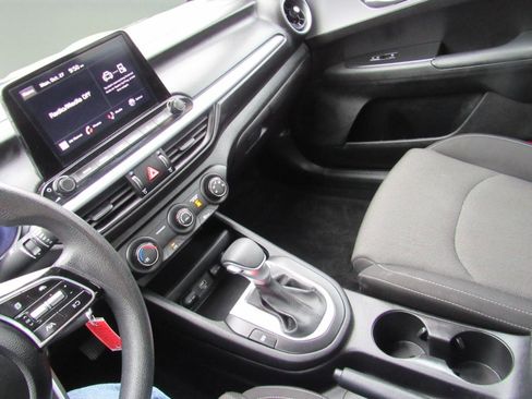 Used 2023 Kia Forte LXS image 29