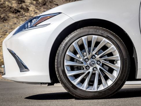 Used 2022 Lexus ES 350 w/ Accessory Package 2 FWD image 5