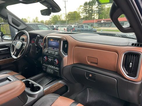 Used 2022 Chevrolet Silverado 2500 High Country w/ Technology Package AWD/4WD image 23