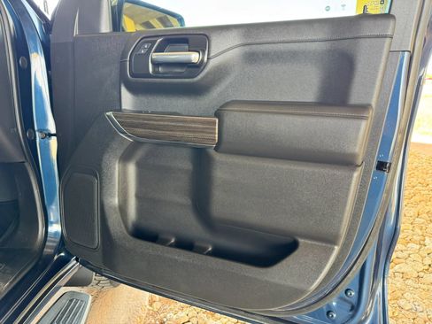 Used 2021 Chevrolet Silverado 1500 LT w/ Z71 Off-Road Package AWD/4WD image 28