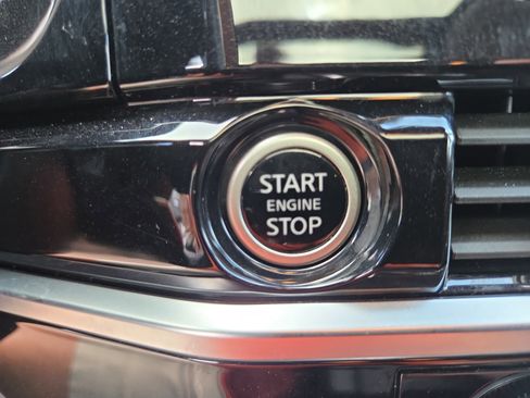 Used 2023 Nissan Pathfinder Platinum image 33