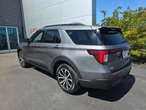 Used 2025 Ford Explorer ST-Line AWD/4WD image 8