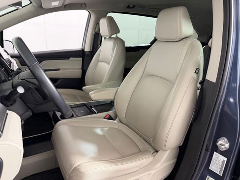 Certified 2025 Honda Odyssey EX-L image 4