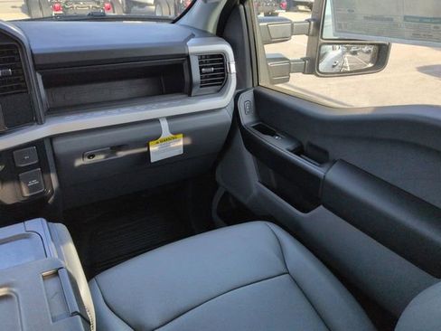 New 2025 Ford F350 XL w/ XL Chrome Package RWD image 17